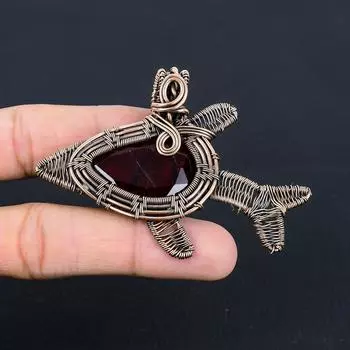 Уникальный драгоценный камень гранат, ювелирные изделия ручной работы из чистой медной проволоки, обернутые рыбой 2.56 Inches красный