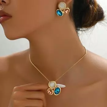 Уникальный женский комплект сережек с разноцветными серьгами, инкрустированными камнями, и длинным ожерельем в лесном стиле 42cm золотой