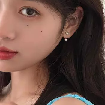 Unique rear hanging double love stud earrings, high-end niche design, silver needle earrings, small and versatile earrings. 925 silver needle