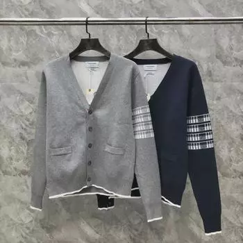 Унисекс-кардиган с жаккардовым узором «Самолет» и четырьмя перекладинами — повседневный и универсальный вариант для осени/зимы. Size 2 серый