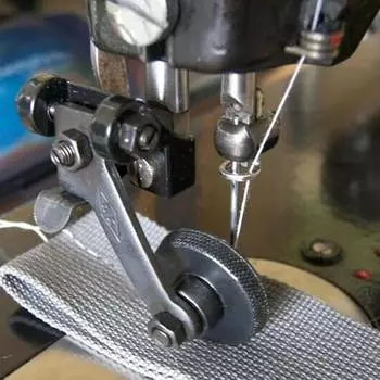 Универсальная прижимная лапка с низким хвостовиком, совместимая с кожей и металлом, роликовая лапка для швейной машины Singer 17U/18U 810 с высокой/плоской головкой