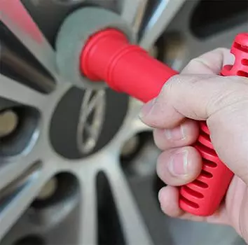 Универсальная щетка для чистки колес с гайками-секретками Чистка колес с вставной губкой 1 комплект