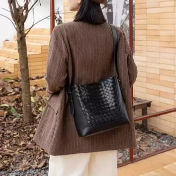 Универсальная сумка-ведро для поездок на работу, сумка через плечо с широким ремнем, плетеная вручную сумка-тоут, женская сумка через плечо One Size чёрный