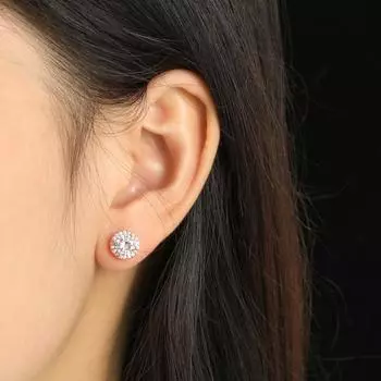 Универсальная свежая корейская версия сережек с камнем кошачий глаз. Круглые серьги с одним бриллиантом и четырьмя когтями.