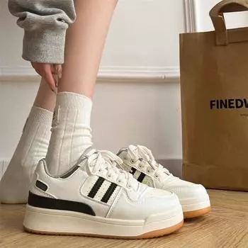 Универсальные белые туфли на платформе для женщин 2025 года, новые популярные легкие модные туфли для езды на работу и отдыха на природе с низким верхом 35 белый