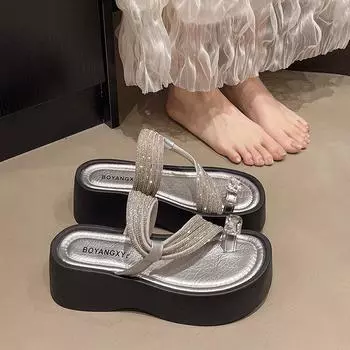 Универсальные летние пляжные шлепанцы на толстой подошве, увеличивающие рост, новая модная летняя обувь для улицы, шлепанцы с закрытым носком и стразами, женские 35