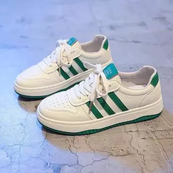 Универсальные маленькие белые туфли на толстой подошве, женские новые ретро, кожаная поверхность, увеличивающие рост, спортивные и повседневные кеды для скейтборда, удобные и универсальные 35