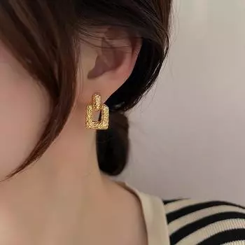 Универсальные текстурированные геометрические серьги: Европейский и американский дизайн для женщин 2025 года Pleated Geometric Earrings золотой
