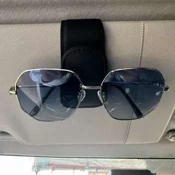 Универсальный автомобильный держатель для очков из искусственной кожи с магнитным креплением для солнцезащитных очков для чтения бежевый