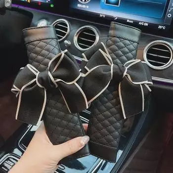 Универсальный чехол на плечо Four Seasons Bow - украшение салона автомобиля для усовершенствованного ремня безопасности. pure leather, one чёрный