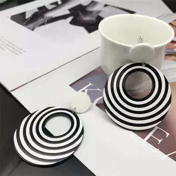 Универсальный черно-белый стиль отпуска Контрастные цвета Большие серьги Висячие серьги Отпуск Пляж 8.2*4.1cm