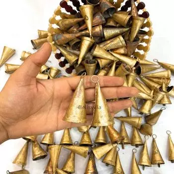 Упаковка из 10 8 см металлических рождественских колокольчиков Harmony Vintage Rustic & Rough Tin Bells Wall Hanging Decor Большие колокольчики в форме конуса