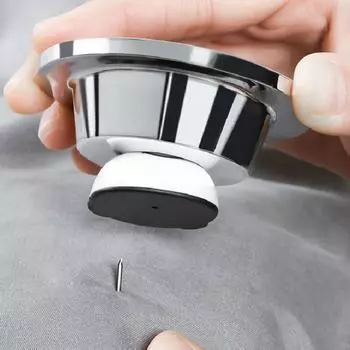 Устройство для снятия защитной бирки, противоугонная бирка, магнитное средство для удаления одежды, устройство для разблокировки жестких бирок