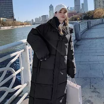 Утолщенная хлопковая подкладка, женская корейская версия, свободная длинная зимняя куртка до колена, хлопковая подкладка, 2024, новая одежда для хлеба S чёрный