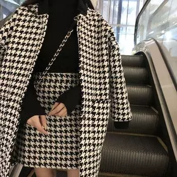Утолщенная куртка в стиле знаменитостей, черно-белая, с принтом «тысяча сеток птиц», популярная женская куртка из шерсти средней и длинной длины на осень и зиму + юбка S