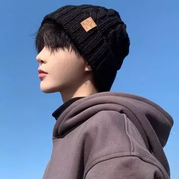 Утолщенная вязаная шапка теплая плюшевая шапочка модная шапка-пуловер женская/девочковая чёрный