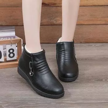 Утолщенные теплые туфли из хлопка для пожилых женщин, зимняя обувь для мам, флисовая нескользящая плоская подошва, кожаные туфли для бабушек 35