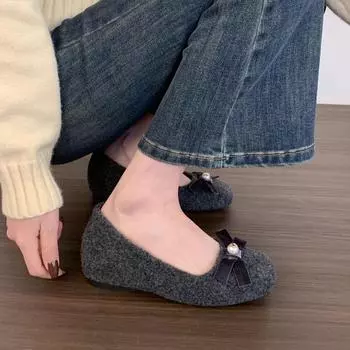 Увеличение внутренней высоты ~ Французские пушистые туфли для женщин, которые можно носить на улице зимой. Новые серые одинарные туфли для женщин из бархата и хлопка на толстой подошве. 35 серый