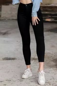 Узкие джинсы