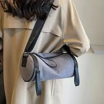 В этом году осенью и зимой популярны сумки Boston, универсальные и вместительные новые вельветовые сумки-мессенджеры 2024 года, женские цилиндрические сумки. чёрный