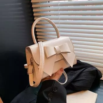 В этом году популярная маленькая сумка женская летняя 2024 новая модная сумка через плечо простая модная портативная маленькая квадратная сумка чёрный