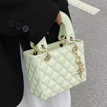 В этом году популярная маленькая сумка женская летняя 2024 новая модная нишевая сумка-мессенджер популярная портативная сумка принцессы Дианы с бриллиантами чёрный