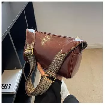 В этом году популярная маленькая женская сумка 2024 года, новая супер горячая модная сумка-мессенджер с широкими ремешками, женская сумка, популярная сумка-подушка чёрный