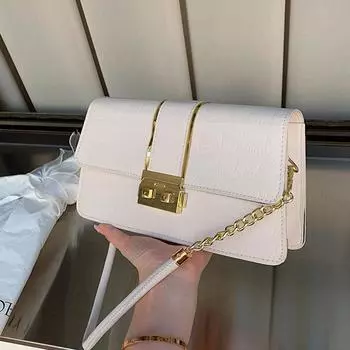 В этом году популярная мода простая фактура пригородная маленькая сумка женская летняя сумка через плечо 2024 темперамент маленькая квадратная сумка белый