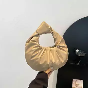 В этом году популярны нишевые сумки-пельмени 2024, новые женские сумки, простые и модные, трендовые, сумки-мессенджеры в иностранном стиле, чёрный