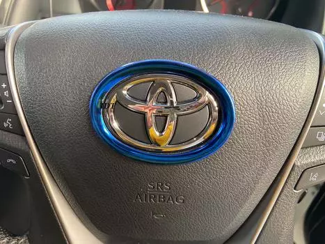 В комплект IDT Mini Waist входит рулевое колесо Alphard Vellfire Blue 30 Series, декоративная накладка на ручку Toyota Early Late Period (синий)
