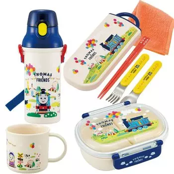 В комплект входит мини-полотенце Skater из 4 предметов с изображением друзей Томаса, антибактериальная коробка для завтрака с сердцевиной, пластиковая бутылка для воды Trio Cup на 360 мл и