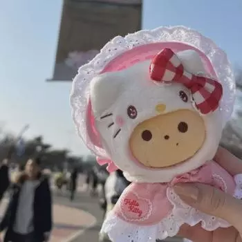 В комплект входит одежда для куклы Theboyz Mu