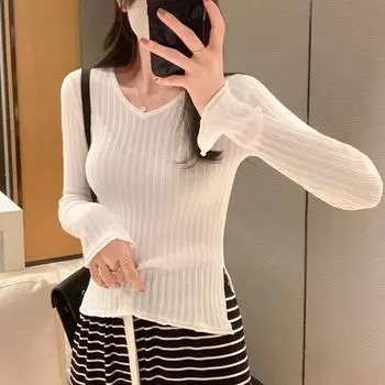 V-neck slimming Korean version flared sleeve knitwear women s new autumn and winter sweet slim slit inside the base coat S