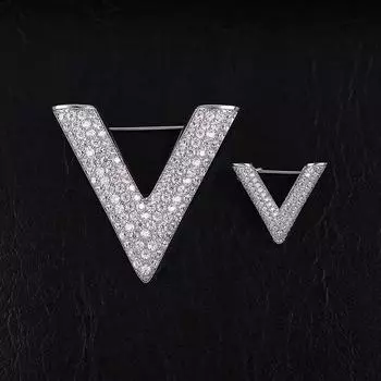 V-образная брошь женская изысканная буква корсаж индивидуальный дизайн чувственная булавка анти-свет пряжка фиксированная одежда аксессуары