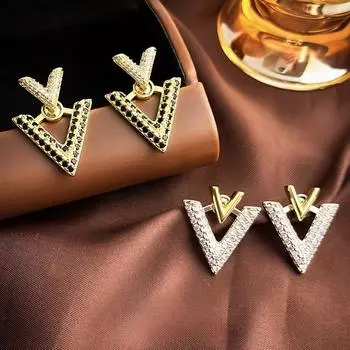 V-shaped earrings, fashionable niche earrings, elegant earrings золотой