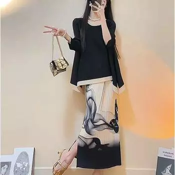 В сочетании с модным женским повседневным комплектом с чернильным принтом комплект из двух частей юбки для нового лета One Size чёрный