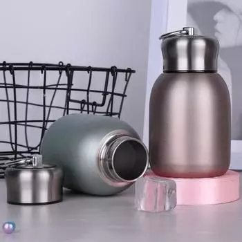 Вакуумная бутылка емкостью 280 мл. Большая емкость. Полированная поверхность. Хорошее уплотнение. Герметичность. Легко чистится. Сохраняет тепло. Вакуумная бутылка из нержавеющей стали, не содержащая BPA. 280ml розового золота