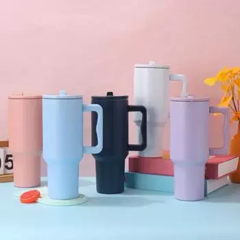 Вакуумный стакан из нержавеющей стали с ручкой, крышкой, соломинками, большой емкостью 40 унций, кофейный стакан для дома, автомобиля, улицы белый