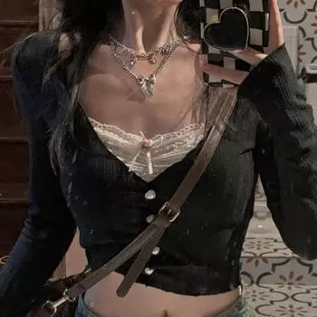 VAYLA Французская девушка V-образный вырез Имитация двух частей Кружевная вставка Внутренний вязаный кардиган Футболка Женский базовый короткий топ Осень S чёрный