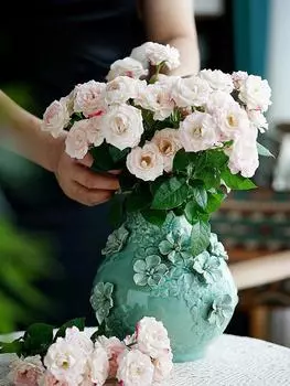 Ваза керамическая подглазурная зеленая ручная работа резной ретро рельеф домашняя цветочная композиция цветочное украшение гостиная новыйкитайский стиль