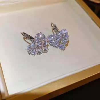 Вдохновленные серьги-сердечки из циркона — элегантный дизайн с бриллиантами Earrings серебряный