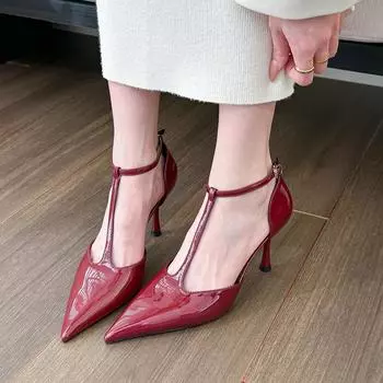 Вечерние банкетные туфли на высоком каблуке из глянцевой бордовой лакированной кожи с заостренным носком и неглубоким вырезом 35 красный