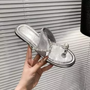 Вечерний ветер жемчужное слово с шлепанцами на плоской подошве женская летняя одежда 2025 новый набор пальцев пляжные крутые шлепанцы 35 серебряный