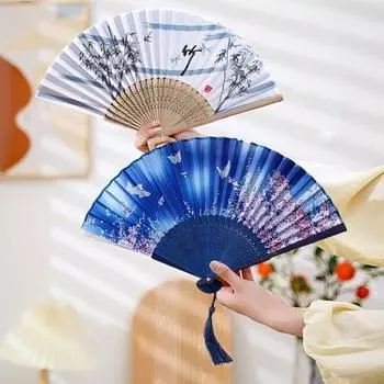 Веер с плавным открытием и кисточками, полая веерная кость, деревянный реквизит с прозрачным принтом, элегантный ручной веер, сувенир для вечеринки синий