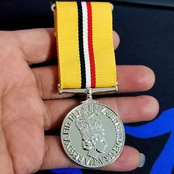 Великобритания Значок Елизаветы металлический значок Коллекция сувениров