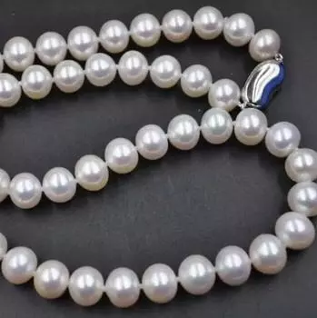 Великолепное ожерелье из очень блестящего белого жемчуга толщиной 9-10 мм.