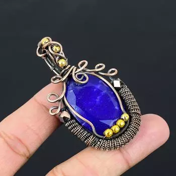 Великолепный синий сапфировый драгоценный камень, созданный в лаборатории, чистая медная проволока, обернутая ювелирными изделиями ручной работы 2.36 Inches синий