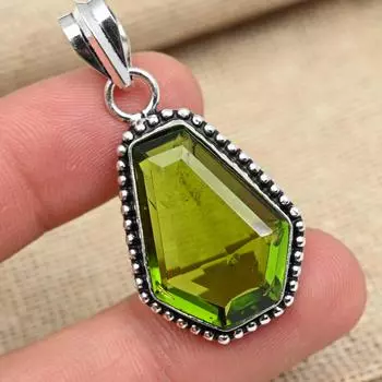 Великолепный ювелирный кулон ручной работы из стерлингового серебра 925 пробы с драгоценным камнем перидот 1.77 Inches зелёный
