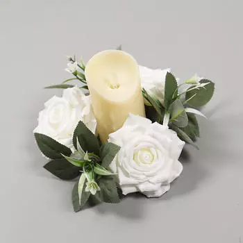 Венок-кольцо из свечей в стиле бохо с зелеными акцентами белый