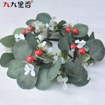 Венок в стиле американской весны Венок со свечами Венок из эвкалипта Венок из листьев эвкалипта Обеденный стол Красный магический грибной венок